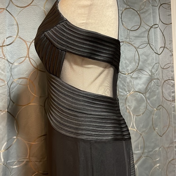 JS Collections evening gown - Picture 7 of 13